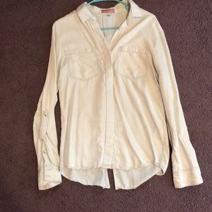 Long sleeve, split back button down shirt.